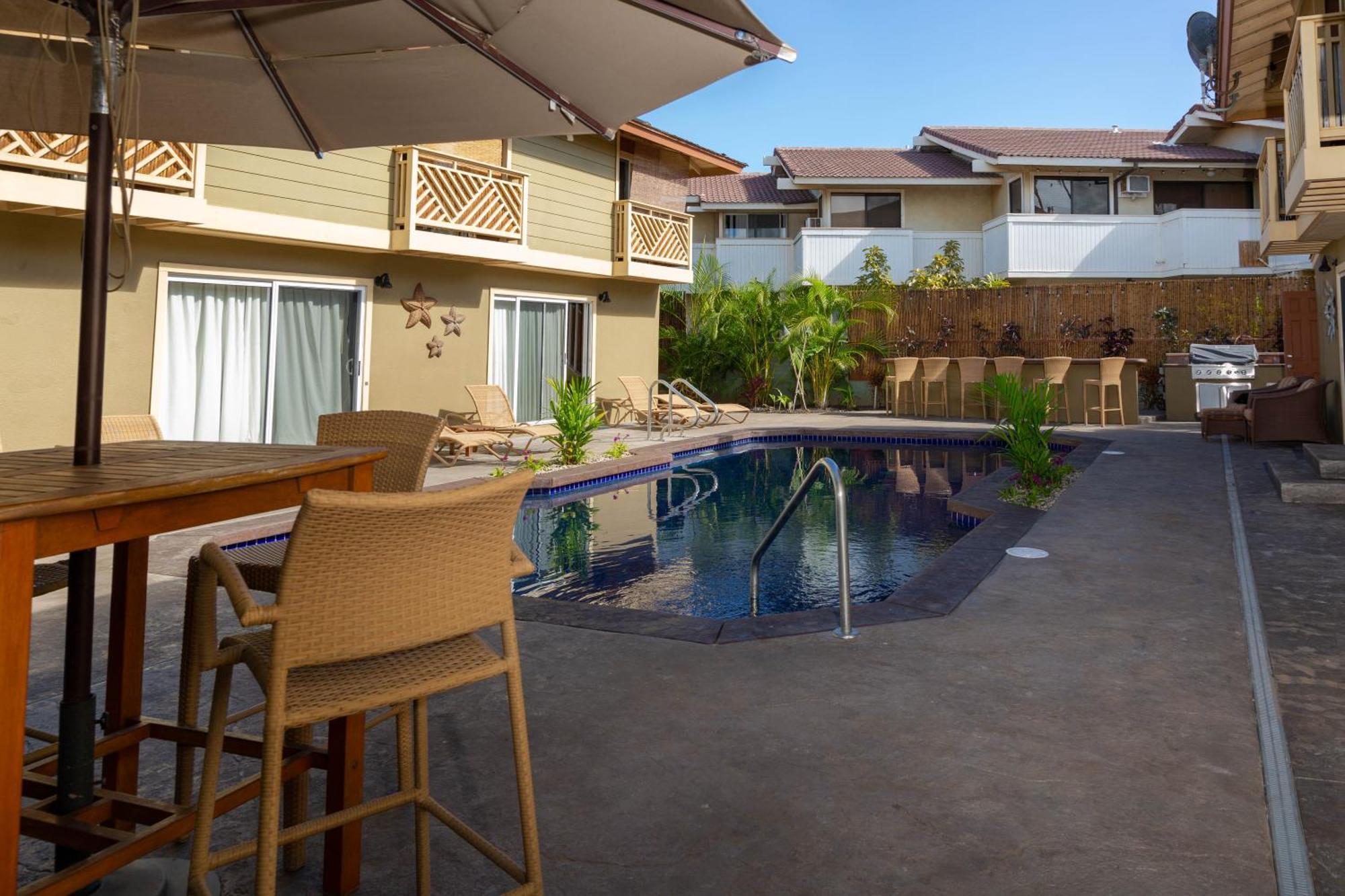 Plumeria Suite, 2-Bedrooms, Sleeps 6, Pool & Bbq, Pre-Renovation Summer Sale Kihei Bagian luar foto