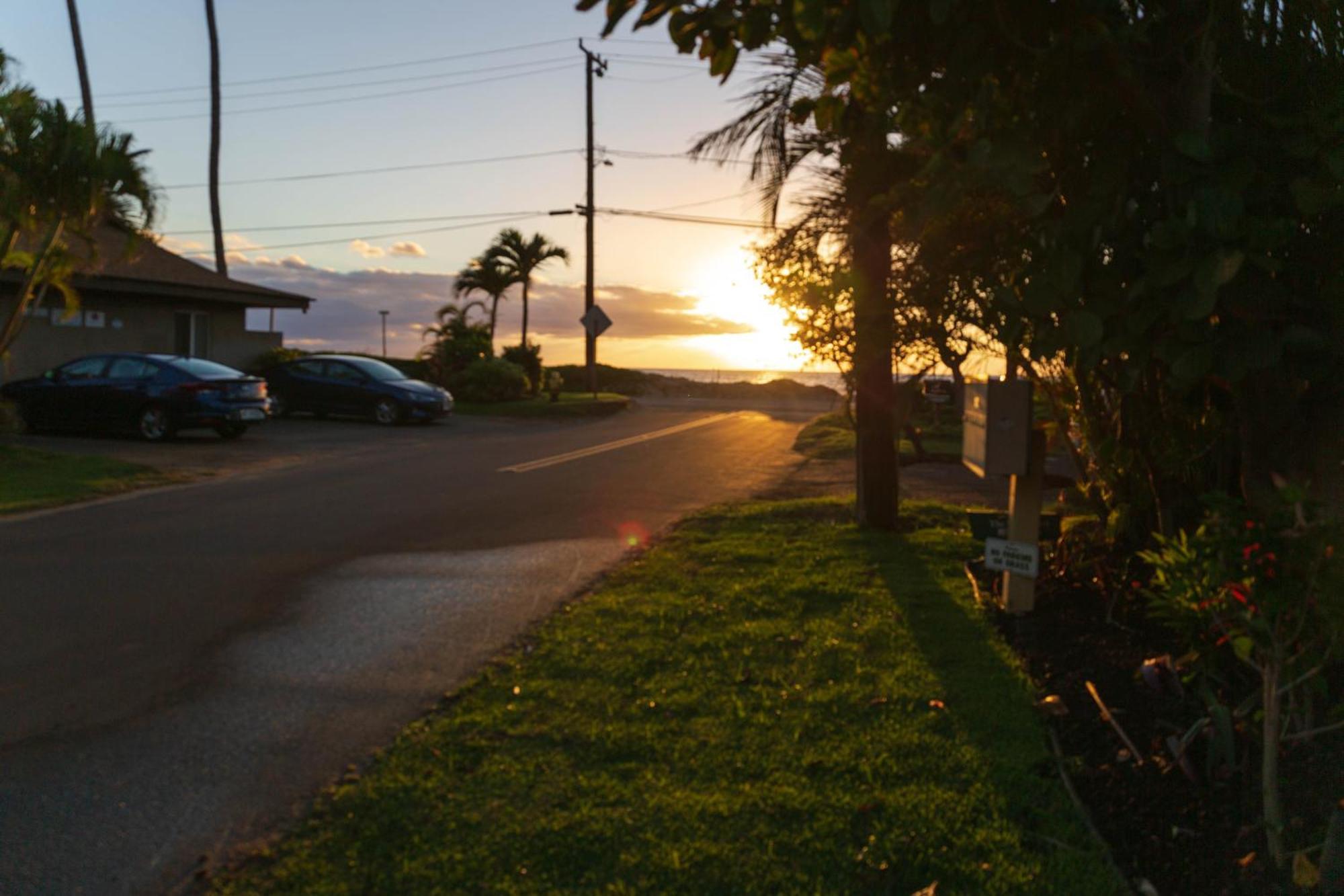 Plumeria Suite, 2-Bedrooms, Sleeps 6, Pool & Bbq, Pre-Renovation Summer Sale Kihei Bagian luar foto